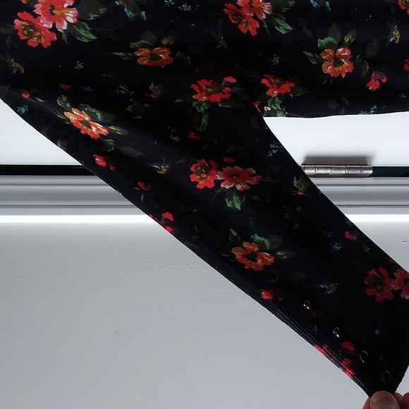 Grace Elements 1x 3/4 sleeve cartigan black w/ flower print - Picture 2 of 10